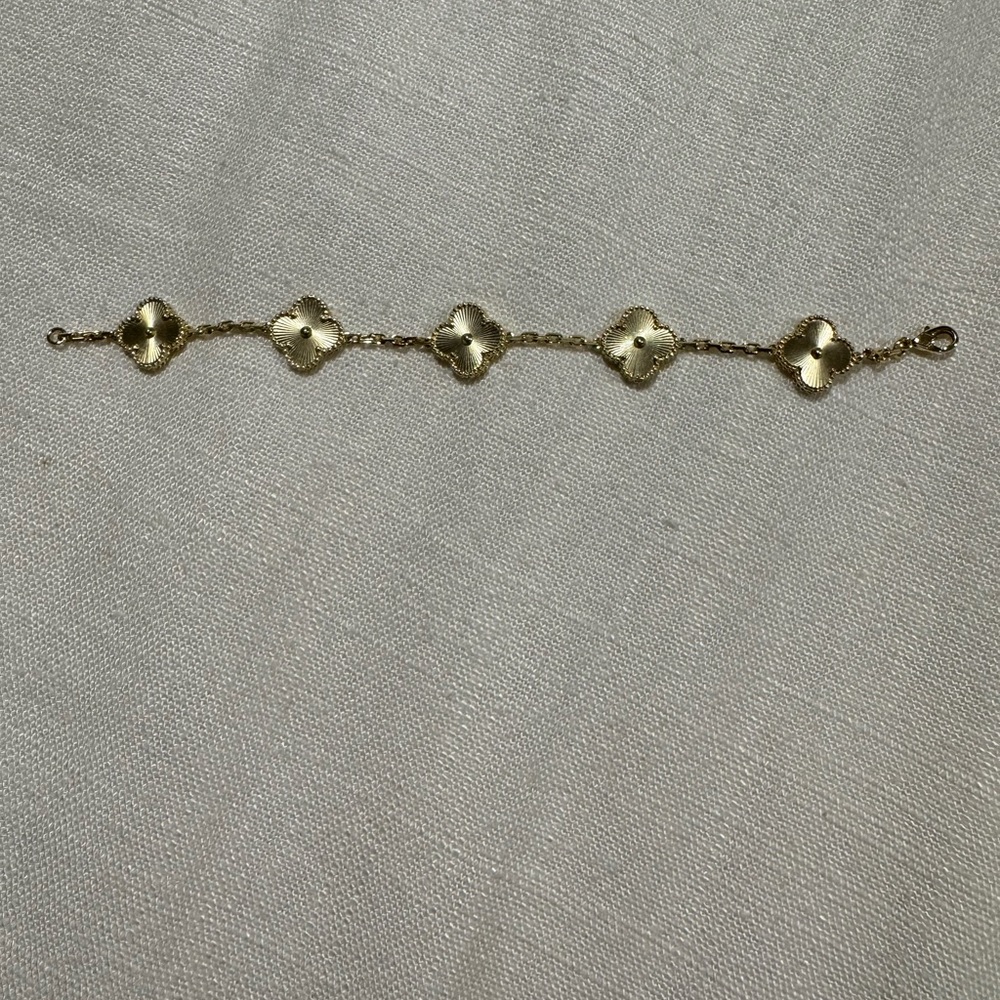 Gold Clover Bracelet
